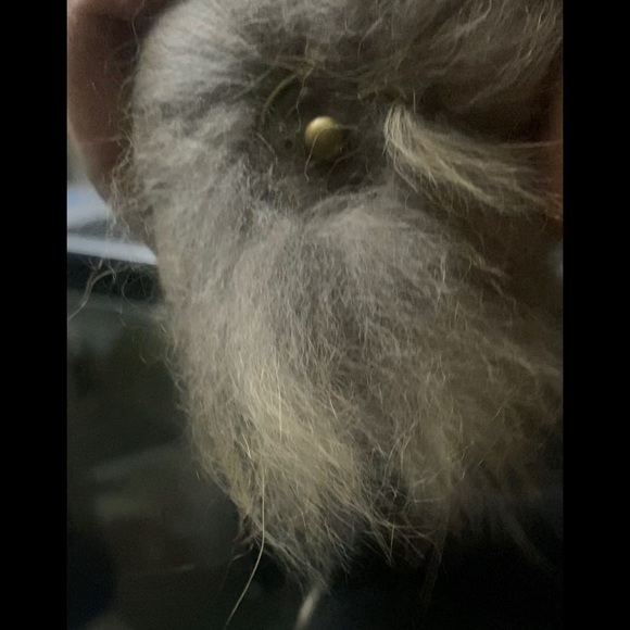 How knitted hat is detached - Picture 3 of 7